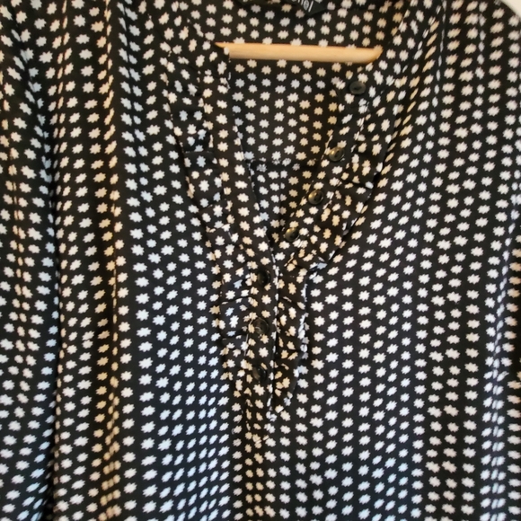 Womens black and white long sleeve top - Picture 3 of 8